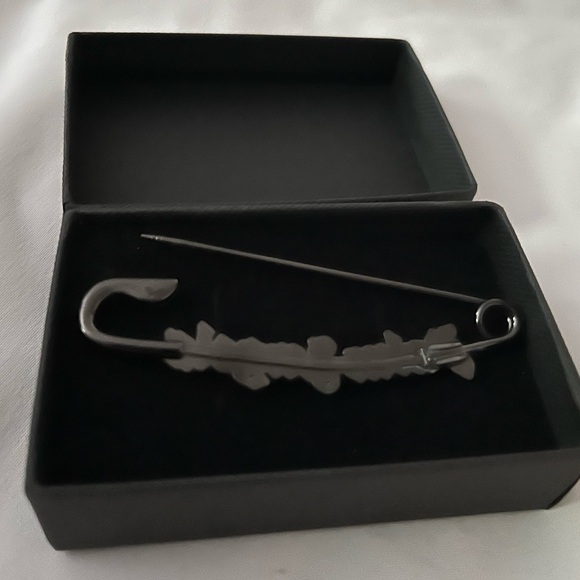 Palm Angels Pin 🧷 - Picture 3 of 3